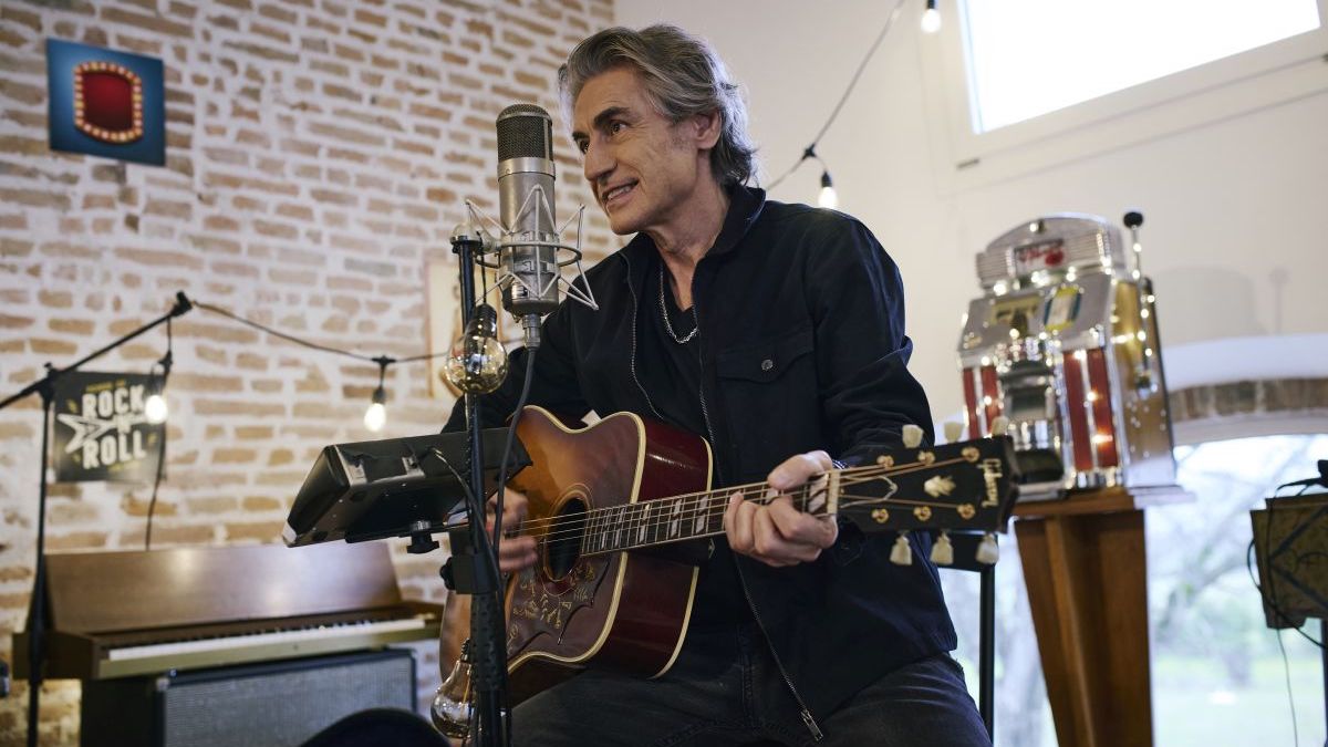 Ligabue e i 30 anni di Buon Compleanno Elvis: “Un album fuori moda allora, e ancora oggi”